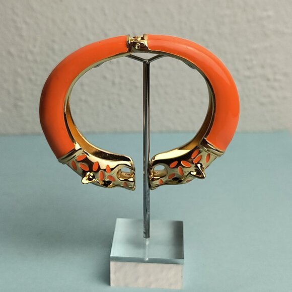 Statement Chunky Glaze Hinged Cuff Bracelet Double Wolf Head Vibrat Oran… - Picture 5 of 7